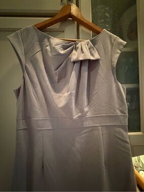 Sandra Darren Light Gray Sleeveless Midi Dress with Pleated Neck Bow
